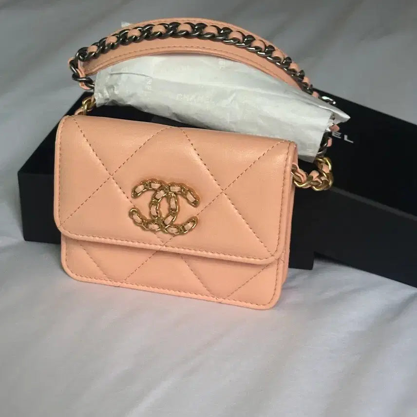 [BUNJANG] Chanel 19 WOC Mini Chain Bag / [31번대,풀구성]샤넬 19 WOC 미니 체인백