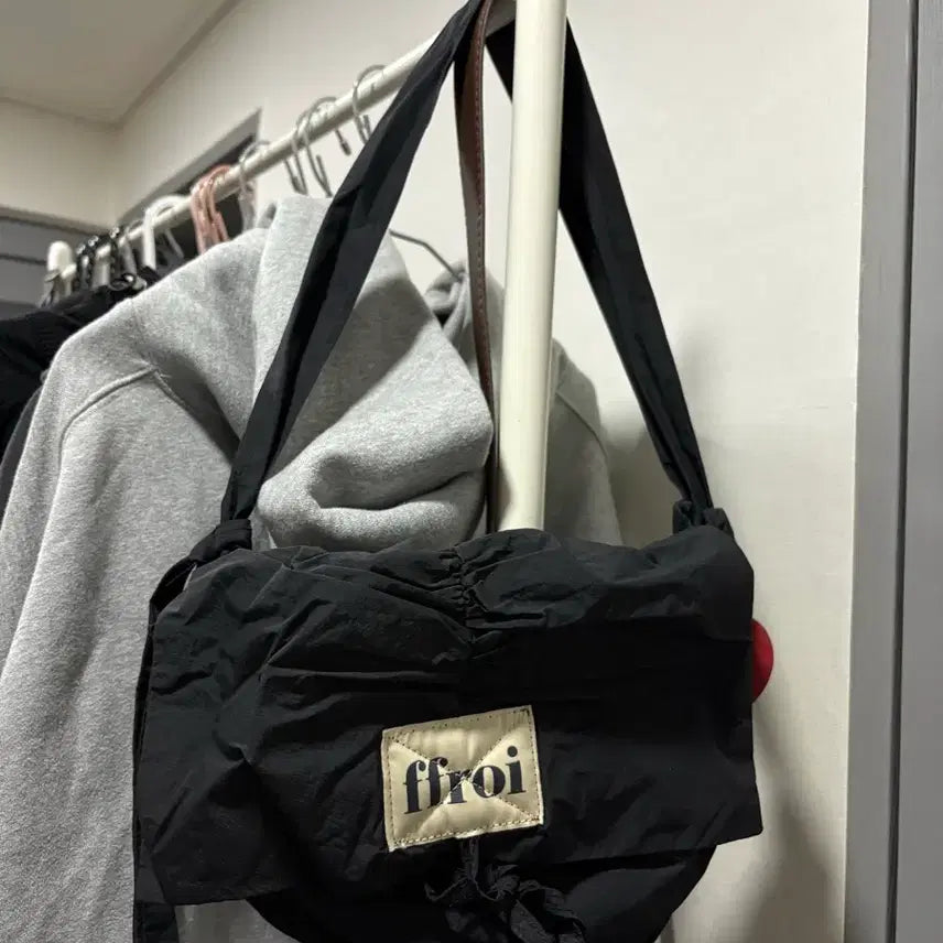 [BUNJANG] Frouha Shoulder Crossbody Bag / 프루아 가방 (숄더 크로스 가능)