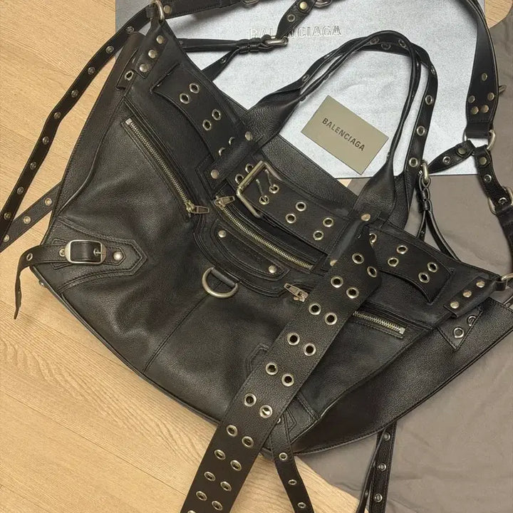 [BUNJANG] Balenciaga Emo Large Tote Bag / 발렌시아가 emo라지 토트