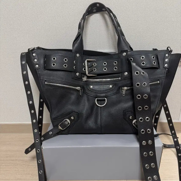 [BUNJANG] Balenciaga Emo Large Tote Bag / 발렌시아가 emo라지 토트