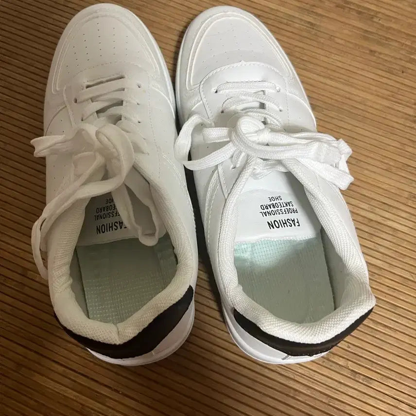 [BUNJANG] White Sneakers / 스니커즈 운동화