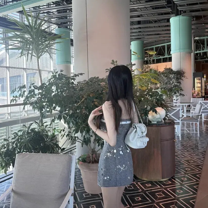 [BUNJANG] Rosemoire Silver Sequin Ribbon Mini Dress / [미착용] 로즈무아 실버스팽글 리본 배색 미니 원피스 수입의류 홀복