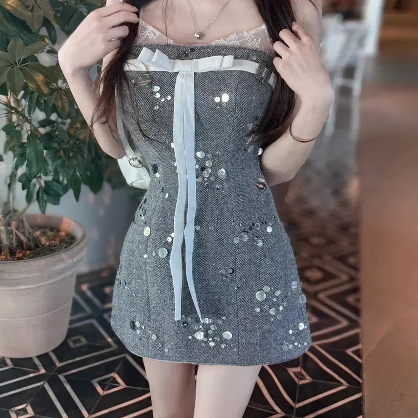 [BUNJANG] Rosemua Silver Sequin Ribbon Detail Mini Dress / [미착용] 로즈무아 실버스팽글 리본 배색 미니 원피스 수입의류 홀복