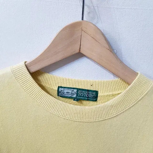[BUNJANG] Studio Ghibli Totoro Yellow Sweatshirt / 정품 이웃집의 토토로 맨투맨 티셔츠 옐로우
