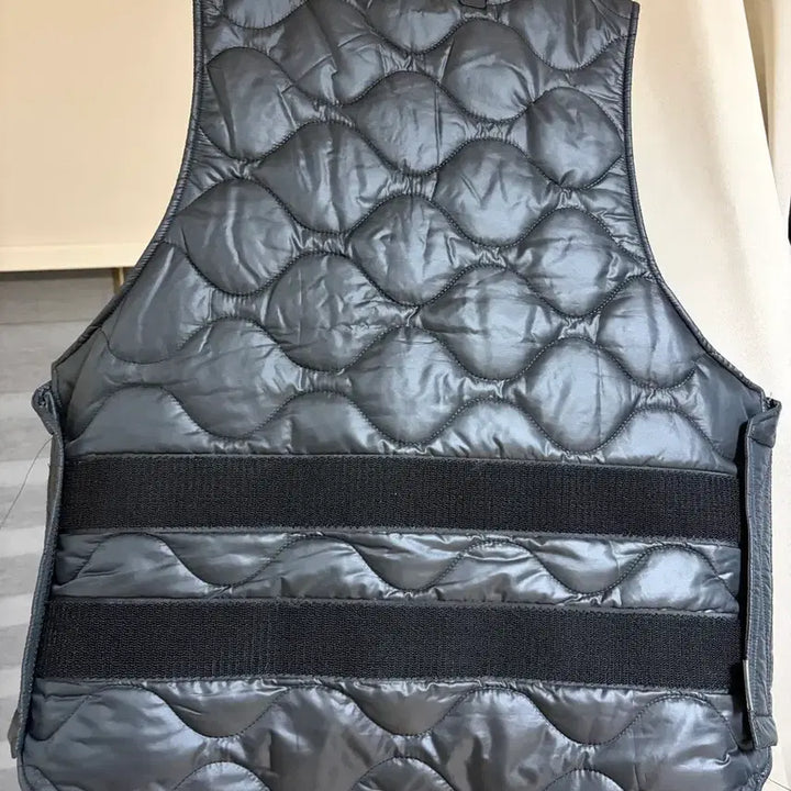 [BUNJANG] Guerrilla Group Empty Collaboration Lightweight Vest / 게릴라그룹 엠프티 콜라보 패딩 경량 조끼