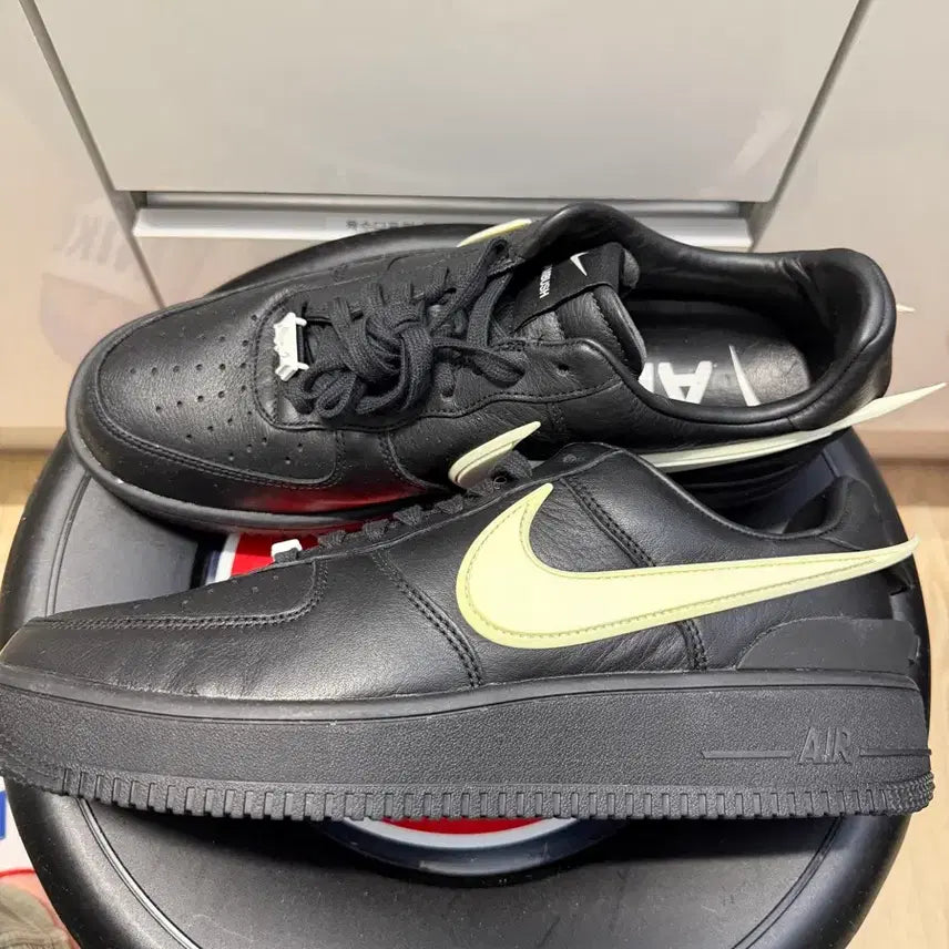 [BUNJANG] Nike Air Force 1 Bundle Set / [290] 2개일괄 앰부쉬 에어포스 블랙& 나이키 에어포스 화이트