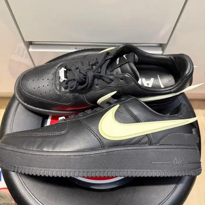 [BUNJANG] Nike Air Force 1 Bundle Set / [290] 2개일괄 앰부쉬 에어포스 블랙& 나이키 에어포스 화이트