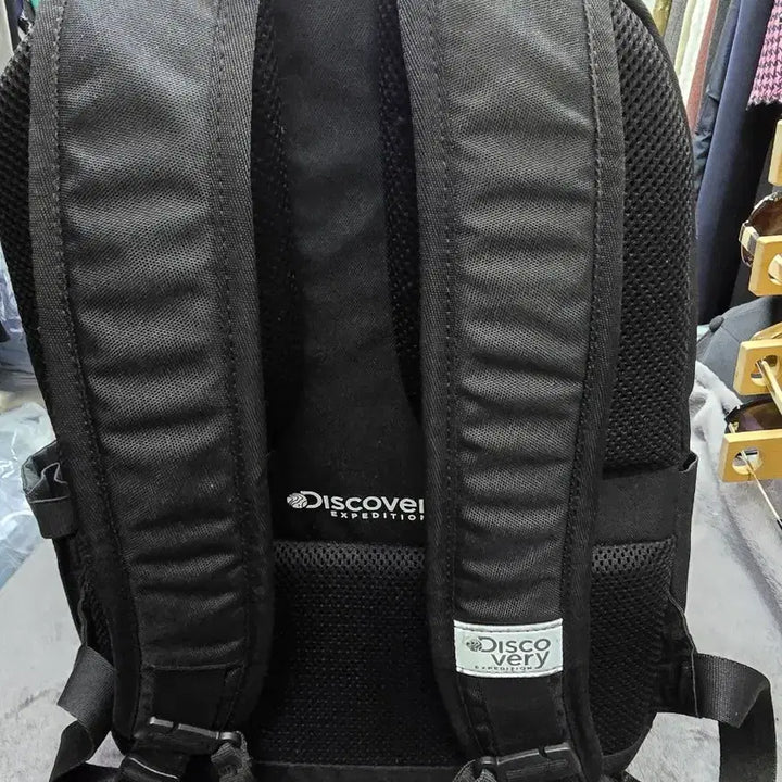 [BUNJANG] Discovery Expedition Black Backpack / 디스커버리 익스페디션 블랙 백팩
