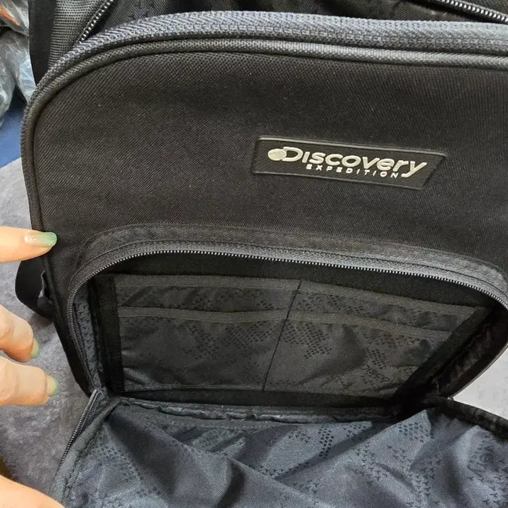 [BUNJANG] Discovery Expedition Black Backpack / 디스커버리 익스페디션 블랙 백팩