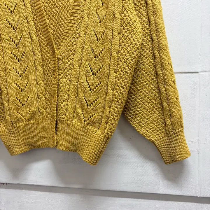 [BUNJANG] QUESTIONMARK Cable Knit Cardigan Yellow / QUESTIONMARK 꽈배기 니트 가디건 옐로우