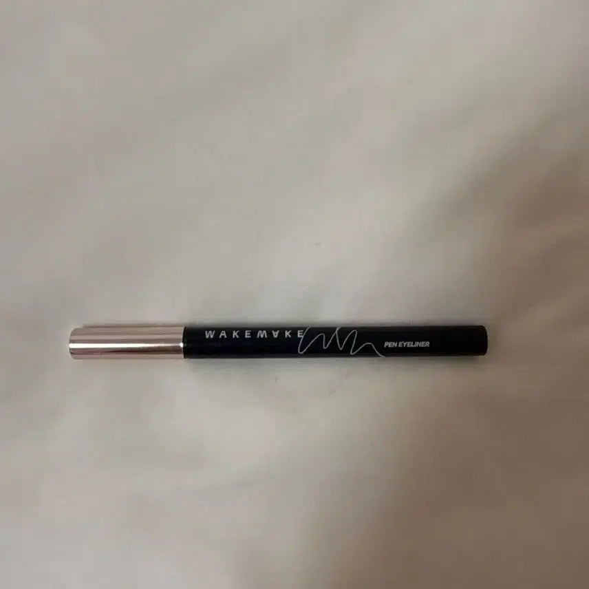 [BUNJANG] WAKE MAKE Iron Wall Pen Eyeliner 01 Black / 웨이크메이크 철벽 펜 아이라이너 01 블랙