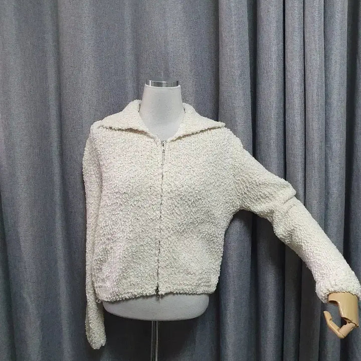[BUNJANG] Mongleing Knit Zip-up Cardigan / 몽글링 카라 니트집업