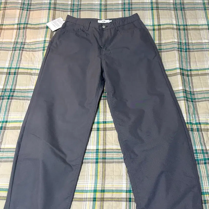 [BUNJANG] LEIRE Curved Cotton Chino Pants (Charcoal) / 르아르 LEIRE 커브드 코튼 치노팬츠 (차콜)