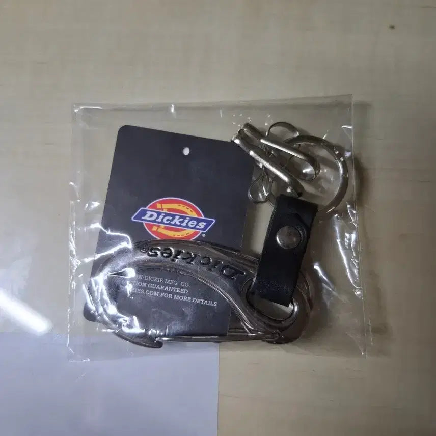 [BUNJANG] Dickies Carabiner / 디키즈 카라비너