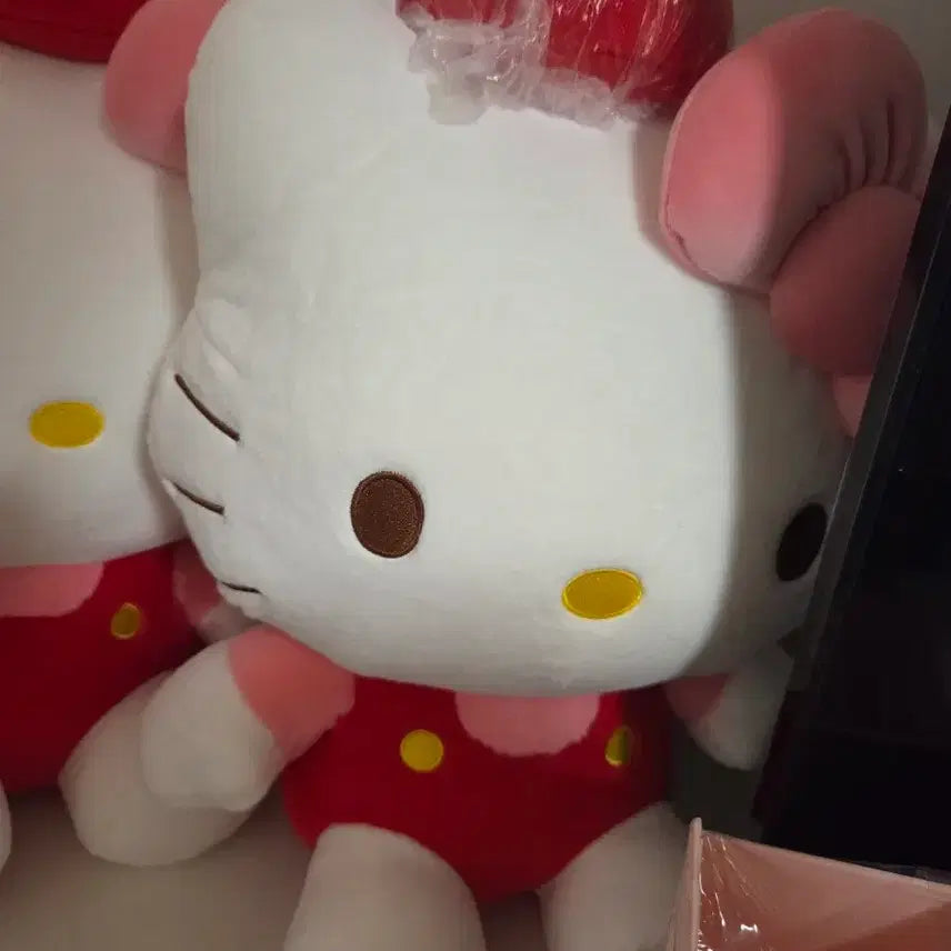 [BUNJANG] Hello Kitty Apple Medium Plush Doll / 헬로 키티 사과 중대형  인형 (새제품)