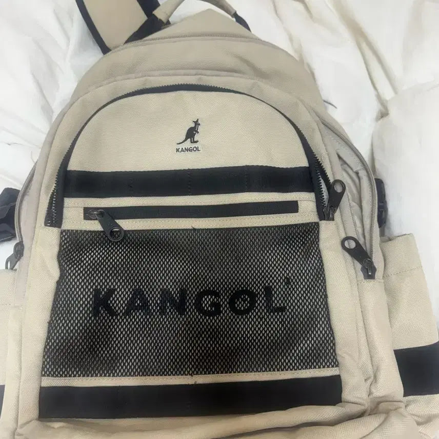 [BUNJANG] Kangol Backpack / 캉골 책가방