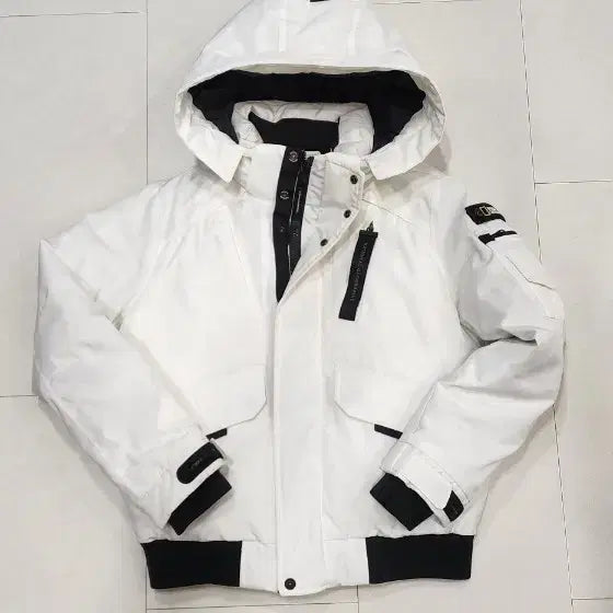 [BUNJANG] National Geographic White Duck Down Jacket / 내셔널 지오그래픽 흰색덕다운 s사이즈