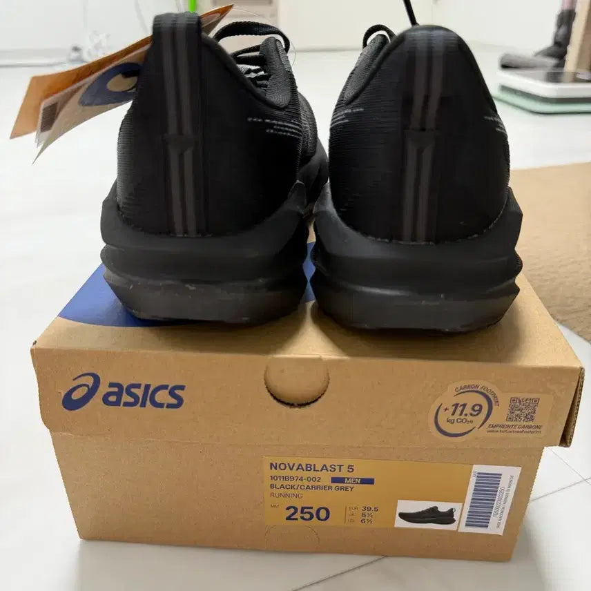 [BUNJANG] Asics NovaBlast 5 Running Shoes / 노바블러스트 5 250 새상품