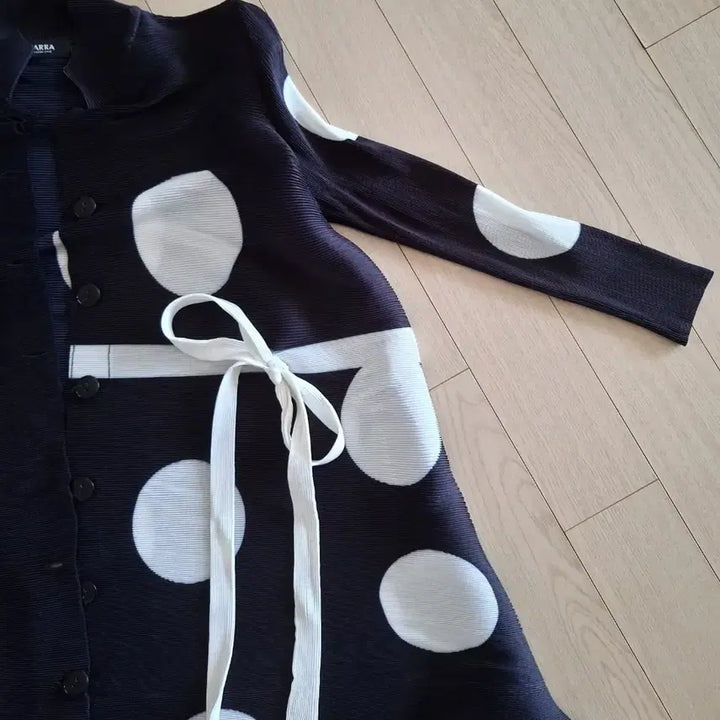 [BUNJANG] Sierra Dot Long Cardigan - Black / 시에라 도트 롱 가디건 블랙