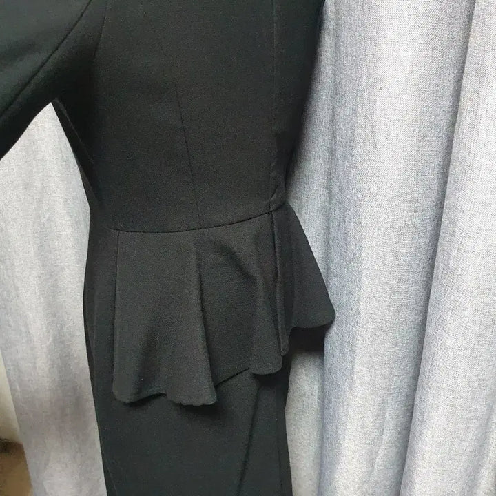 [BUNJANG] 66 Pleplum Black Modern Dress / 66페플럼 블랙 모던원피스