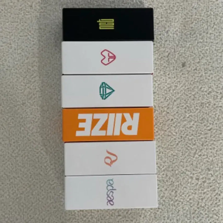 [BUNJANG] Unopened Fanlight Lip Balm / 새제품]응원봉 립밤1개