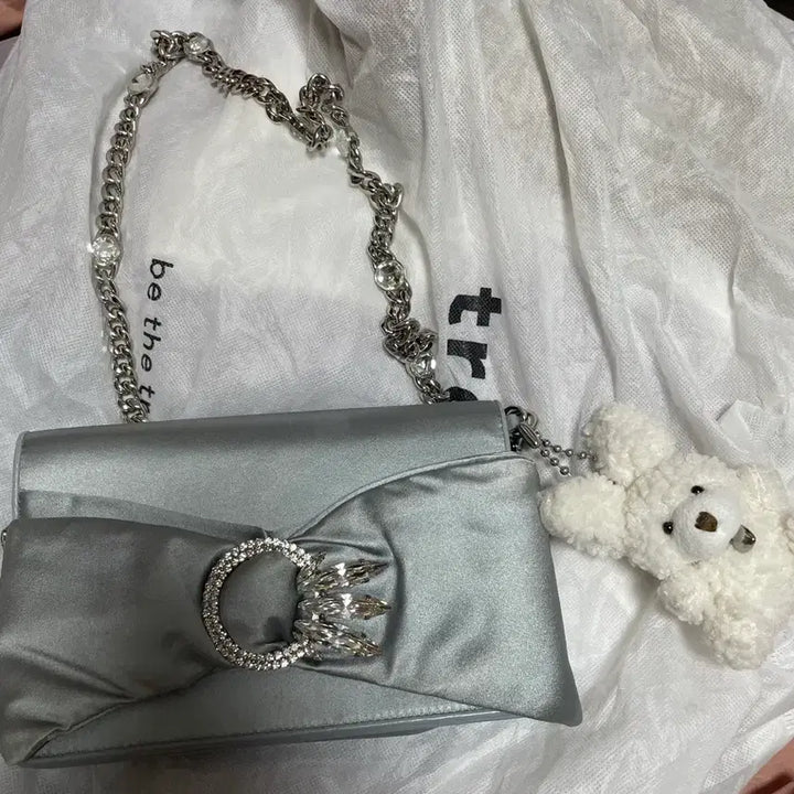 [BUNJANG] Miu Miu Satin Shoulder Bag / 미우미우 새틴백