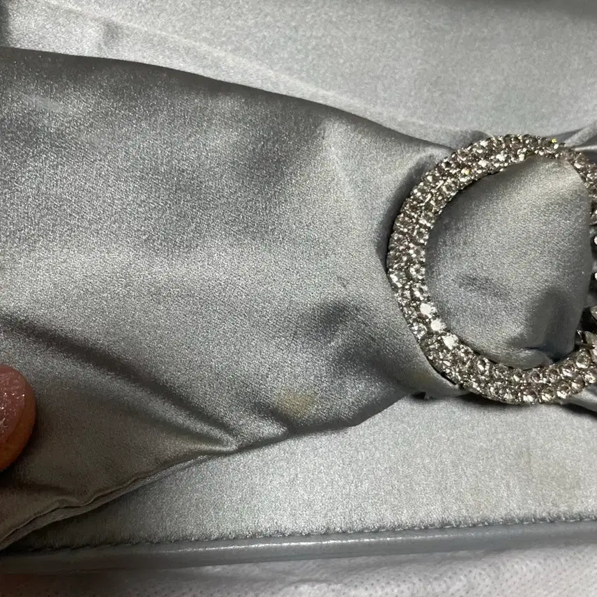 [BUNJANG] Miu Miu Satin Shoulder Bag / 미우미우 새틴백