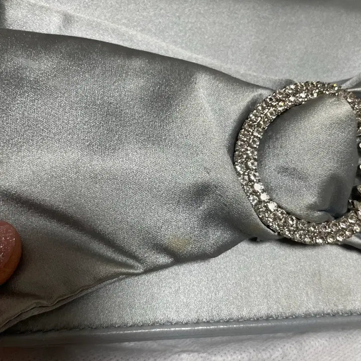 [BUNJANG] Miu Miu Satin Shoulder Bag / 미우미우 새틴백