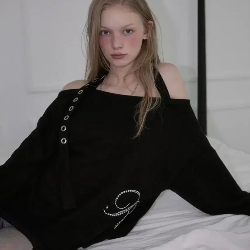 [BUNJANG] Rose Franz Eyelet Strap Open Sweatshirt / Eyelet Strap Open Sweatshirt [Black]