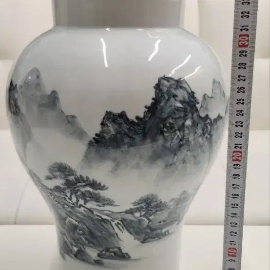 [BUNJANG] Landscape Painting Maebyeong Vase / 산수 풍경화 매병