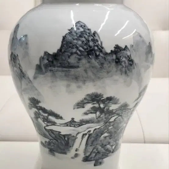[BUNJANG] Landscape Painting Maebyeong Vase / 산수 풍경화 매병