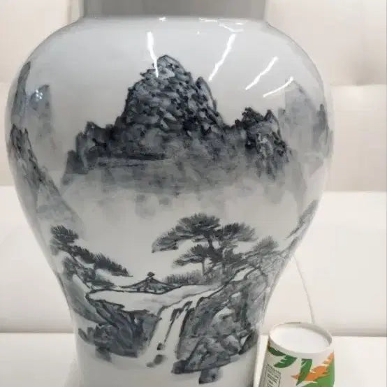 [BUNJANG] Landscape Painting Maebyeong Vase / 산수 풍경화 매병