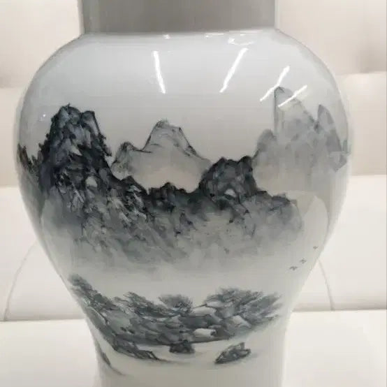 [BUNJANG] Landscape Painting Maebyeong Vase / 산수 풍경화 매병