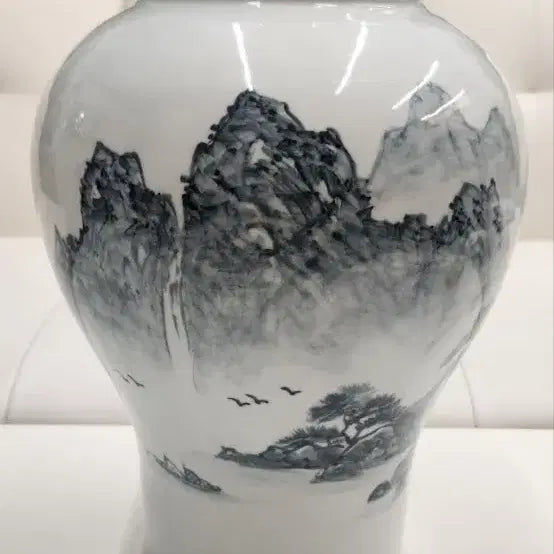 [BUNJANG] Landscape Painting Maebyeong Vase / 산수 풍경화 매병