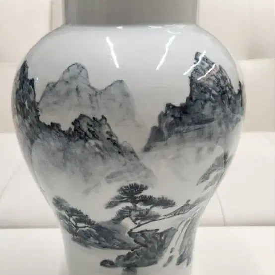 [BUNJANG] Landscape Painting Maebyeong Vase / 산수 풍경화 매병