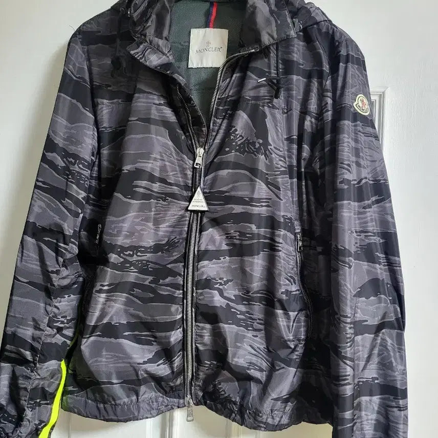 [BUNJANG] Moncler Camo Windbreaker Jacket / 몽클레어 카모바람막이95m(정품)