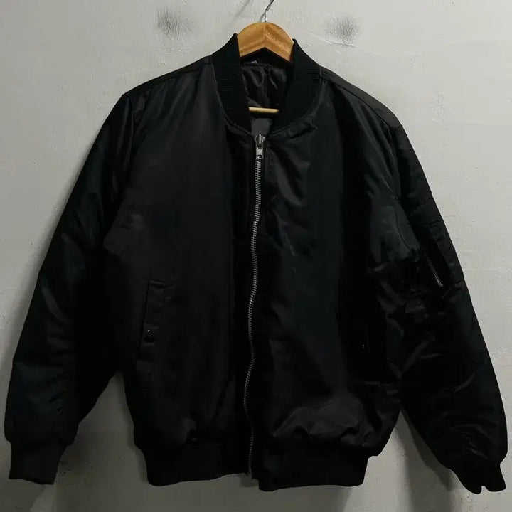[BUNJANG] 100-105 Black Ma-1 Oversized Bomber Jacket / 100-105 블랙 Ma-1 빅로고 루즈핏 항공점퍼