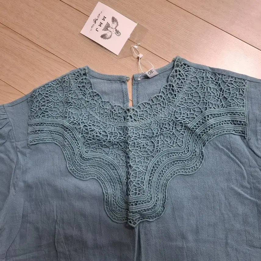 [BUNJANG] Lace Neck Blue Blouse / 레이스 넥 블루 블라우스 7부 소매