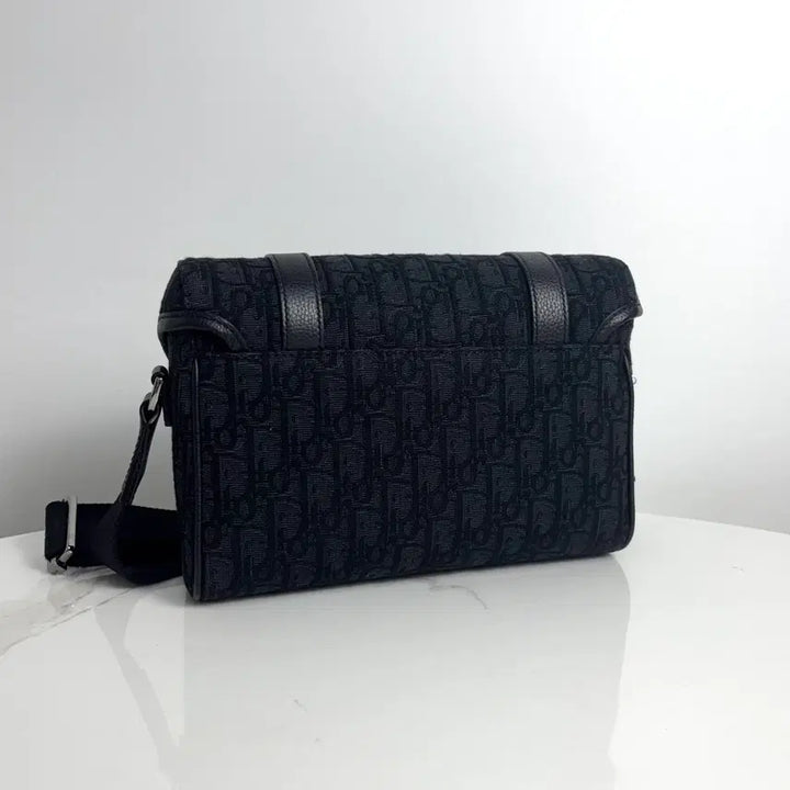 [BUNJANG] Dior Hit The Road Messenger Bag / 디올 자카드 힛 더 로드 플랩 메신저백