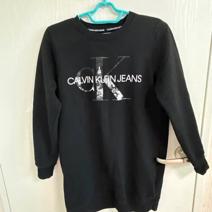 [BUNJANG] Calvin Klein Jeans Black Sweatshirt / 캘빈클라인진 블랙 맨투맨 티셔츠