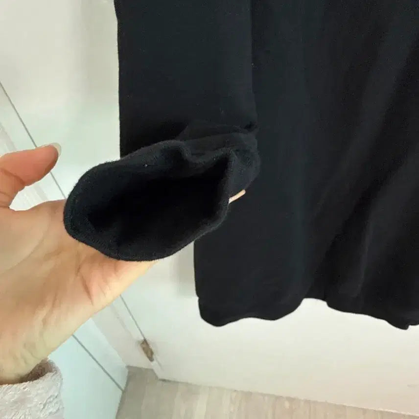 [BUNJANG] Calvin Klein Jeans Black Sweatshirt / 캘빈클라인진 블랙 맨투맨 티셔츠