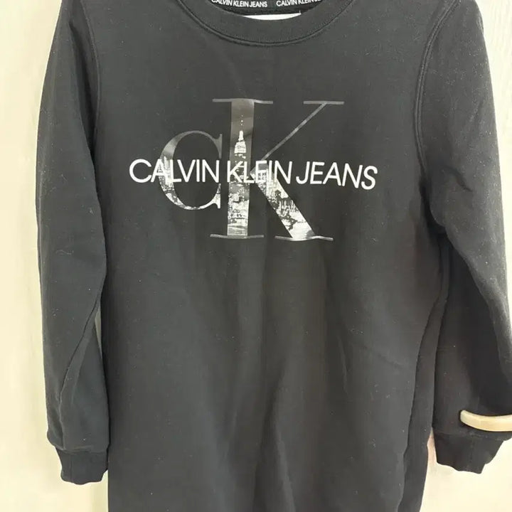 [BUNJANG] Calvin Klein Jeans Black Sweatshirt / 캘빈클라인진 블랙 맨투맨 티셔츠