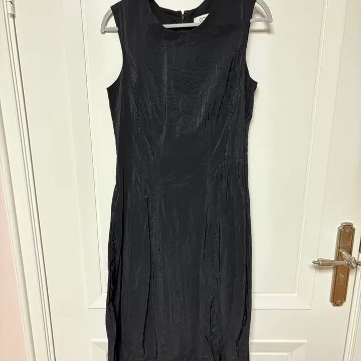 [BUNJANG] COS Sleeveless Topstitch Midi Dress / COS 슬리브리스 탑스티치 미디 드레스