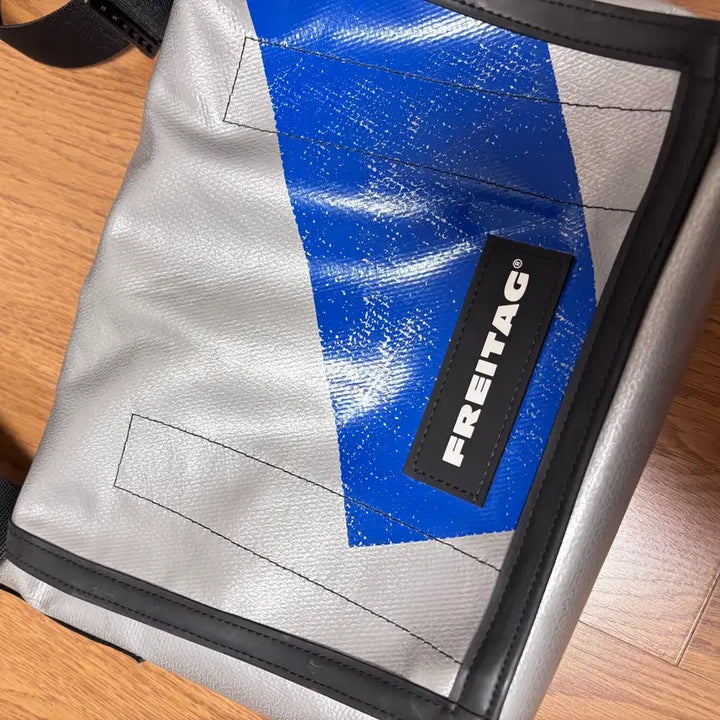 [BUNJANG] Freitag Lassi Crossbody Bag / 프라이탁 실버/블루 라씨