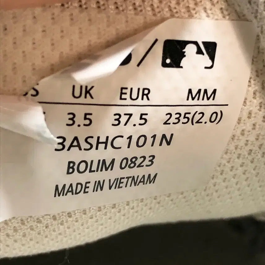 [BUNJANG] MLB NY Yankees Sneakers 235 / MLB NY Yankees 운동화 235