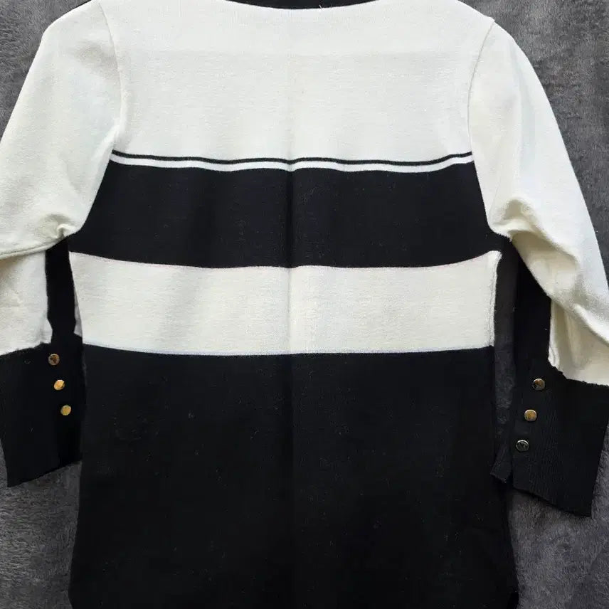 [BUNJANG] IT MICHAA Striped Knit Top / it MICHAA 블랙/화이트 스트라이프 니트