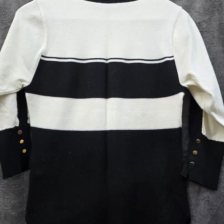 [BUNJANG] IT MICHAA Striped Knit Top / it MICHAA 블랙/화이트 스트라이프 니트