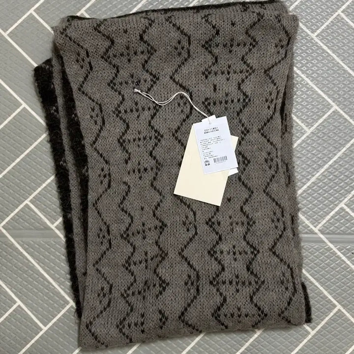 [BUNJANG] Polytelu Ethnic Pattern Olive Scarf / 폴리테루 에스닉 패턴 머플러 노르딕 올리브