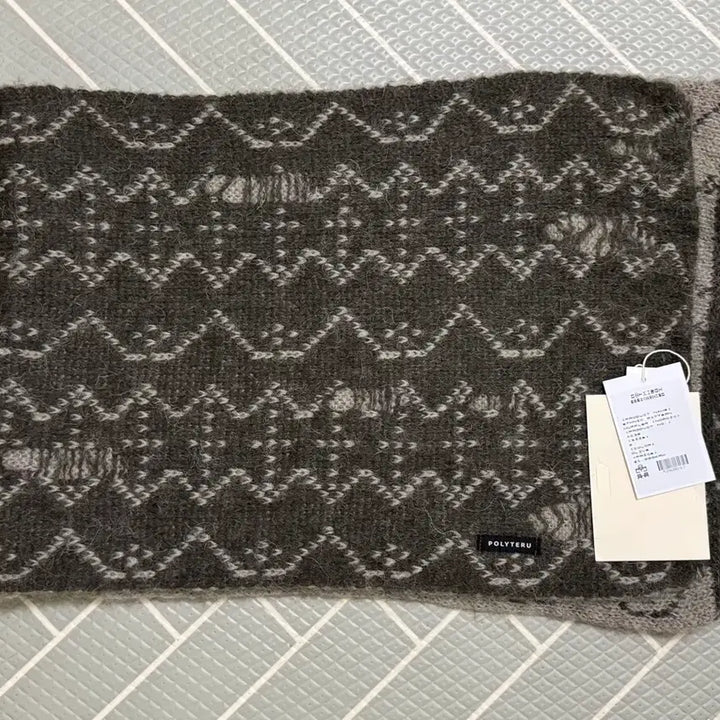 [BUNJANG] Polytelu Ethnic Pattern Olive Scarf / 폴리테루 에스닉 패턴 머플러 노르딕 올리브