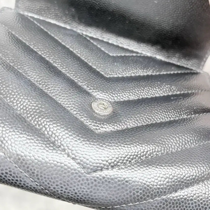 [BUNJANG] Yves Saint Laurent Matelassé Bifold Wallet / [OS] 입생로랑 마틀라세 반지갑